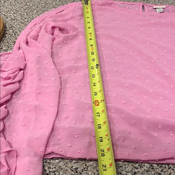 5/$25 NWOT Cold Shoulder blouse - Picture 8 of 8